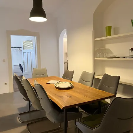 Wohnen Mit Künstlerflair In Apartamento *