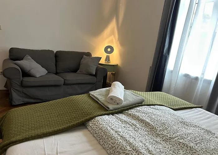 Wohnen Mit Kuenstlerflair In Appartement München