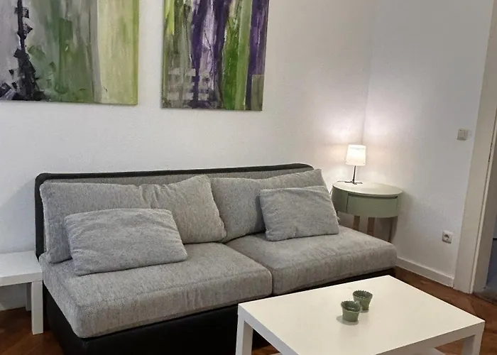 Wohnen Mit Kuenstlerflair In Appartement München