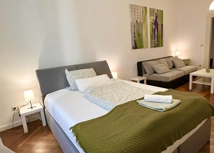 Wohnen Mit Kuenstlerflair In Appartement