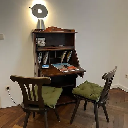Wohnen Mit Kuenstlerflair In Apartment