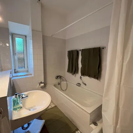 Wohnen Mit Kuenstlerflair In Apartment *