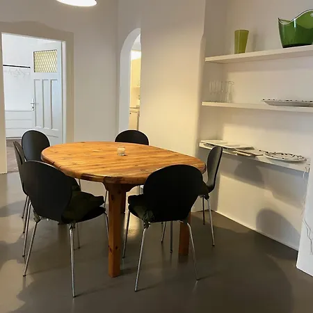 Wohnen Mit Kuenstlerflair In Apartment Munich