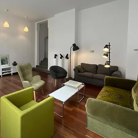 Apartment Wohnen Mit Kuenstlerflair In Munich