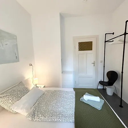 Wohnen Mit Kuenstlerflair In Apartment