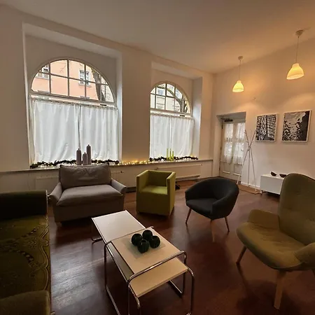 Apartment Wohnen Mit Kuenstlerflair In Munich