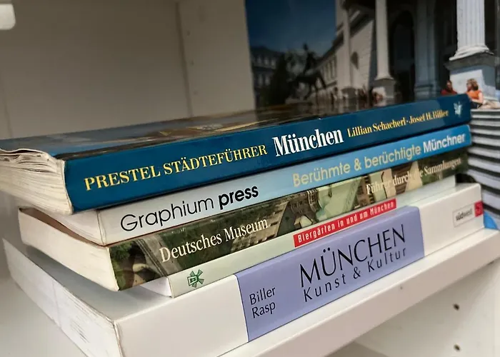 Wohnen Mit Kuenstlerflair In *