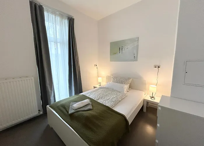 Apartment Wohnen Mit Kuenstlerflair In *
