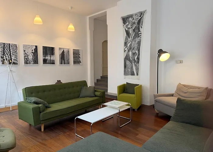 Wohnen Mit Kuenstlerflair In Apartment