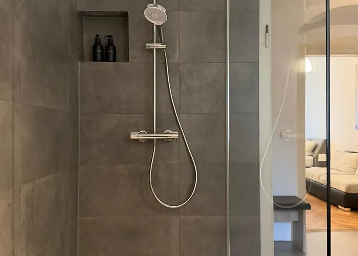 Wohnen Mit Kuenstlerflair In Apartment Munich