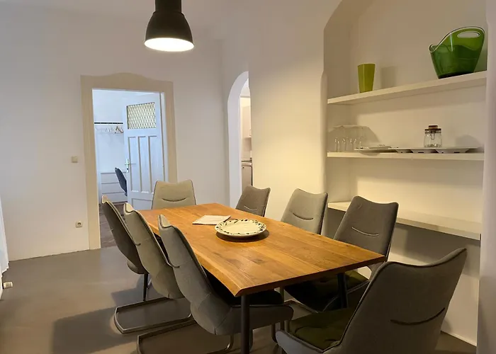 Wohnen Mit Kuenstlerflair In Apartment *